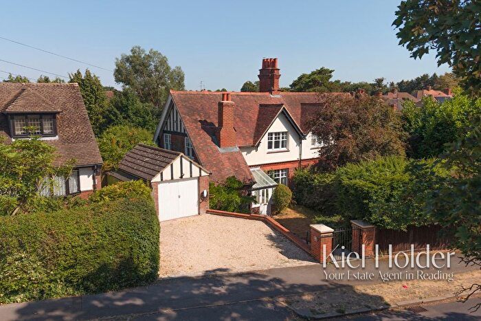 3 Bedroom Semi Detached House For Sale In Berkeley Avenue, Reading, RG1
