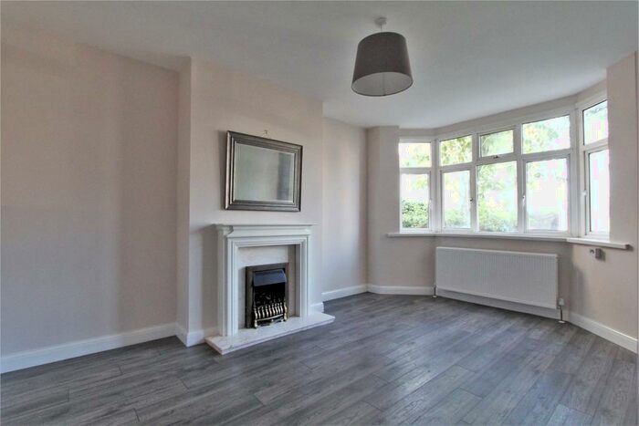 2 Bedroom Apartment To Rent In Harrow View, Harrow, HA2