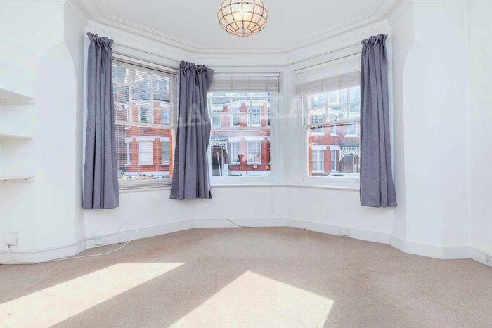 2 Bedroom Flat To Rent In Milton Road, N6
