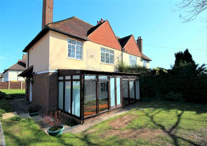 3 Bedroom House To Rent In Fowlers Croft, Compton, Guildford, GU3