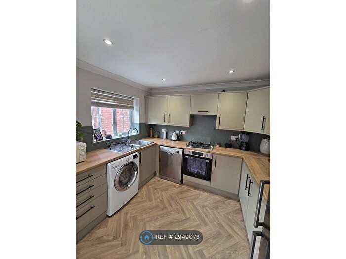 4 Bedroom End Of Terrace House To Rent In Spring Place Gardens, Mirfield, WF14