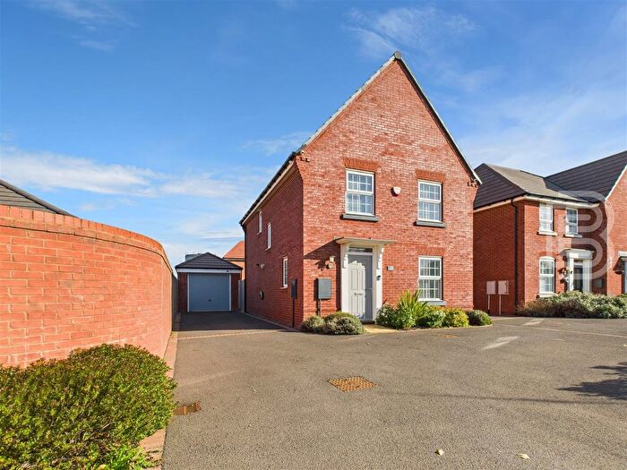 4 Bedroom Detached House For Sale In Spectrum Avenue, Ashlawn Gardens, Rugby, CV22