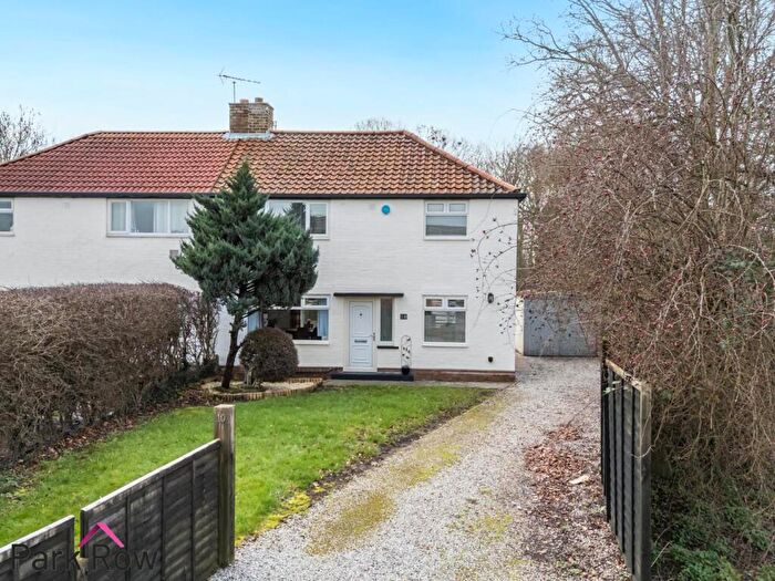 3 Bedroom Semi Detached House For Sale In Station Road, Church Fenton, Tadcaster, LS24