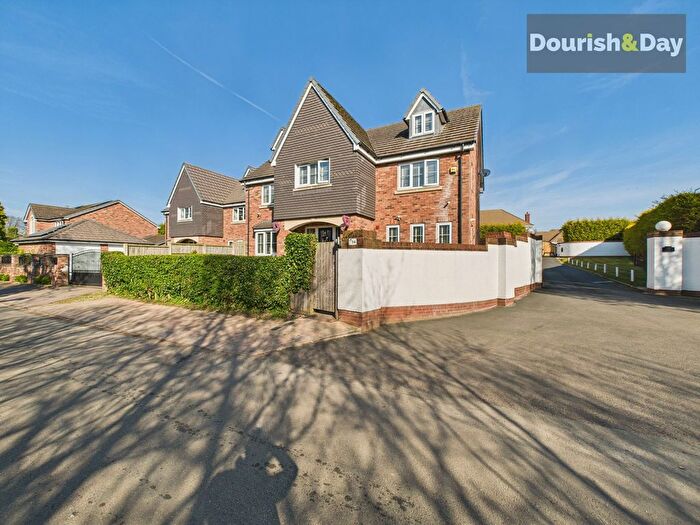 5 Bedroom Detached House For Sale In Queens Road, Calf Heath, WV10