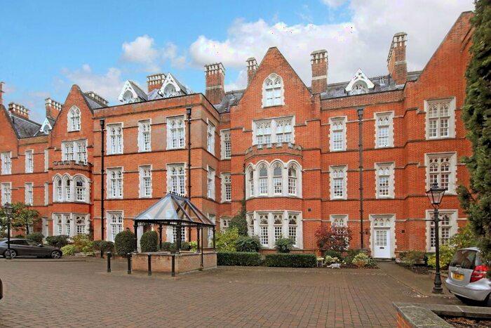 5 Bedroom Town House For Sale In Virginia Water, GU25