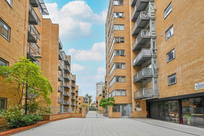 1 Bedroom Flat To Rent In Constable House, Cassilis Road, Canary Central, South Quay, Canary Wharf, London, E14