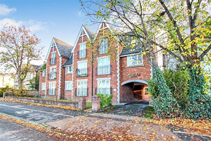 1 Bedroom Flat For Sale In Chesterton Road, Cambridge, CB4