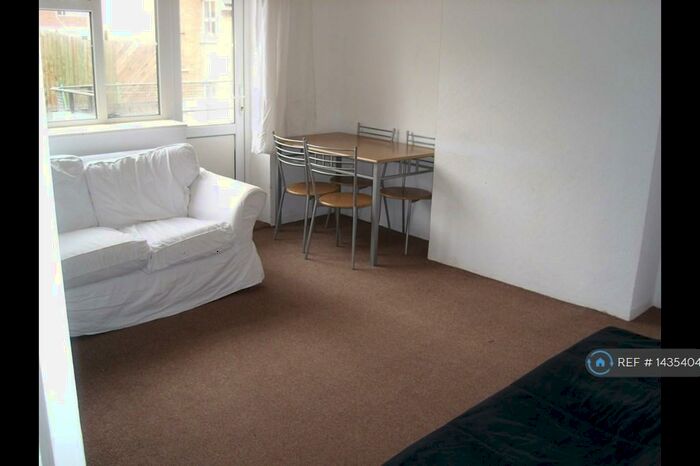 2 Bedroom Flat To Rent In Bevenden Street, London, N1