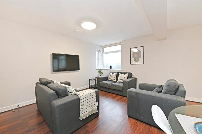 3 Bedroom Apartment To Rent In Apartment, Broomgrove Apartments, Broomhill, S10