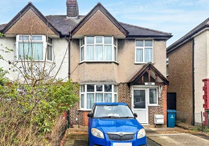3 Bedroom Semi-Detached House For Sale In Eastcote Lane, Rayners Lane, Harrow, HA2