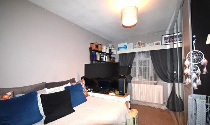 2 Bedroom Flat For Sale In Harrowdene Road, Wembley, Middlesex, HA0 - Photo 8