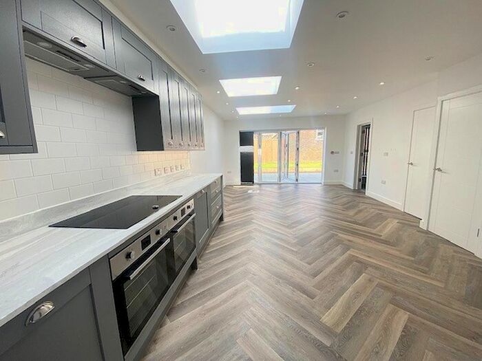 2 Bedroom Flat To Rent In Hove Park Road, Hove, East Sussex, BN3