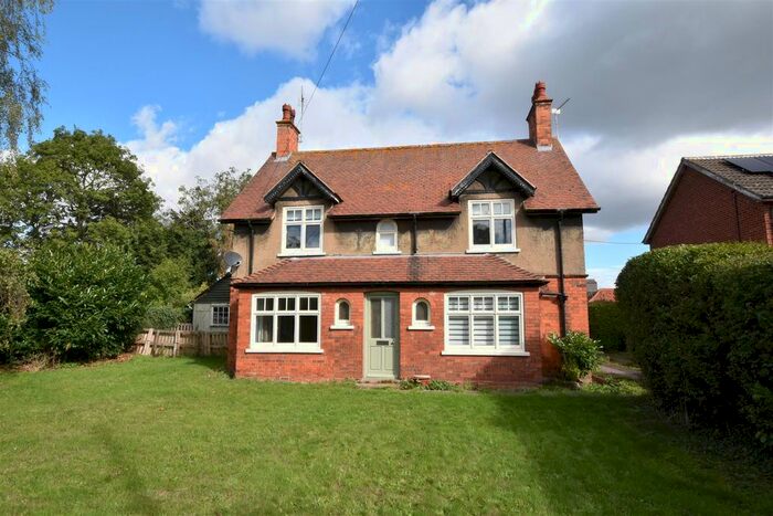 3 Bedroom Detached House For Sale In Main Street, Kelham, Newark, NG23