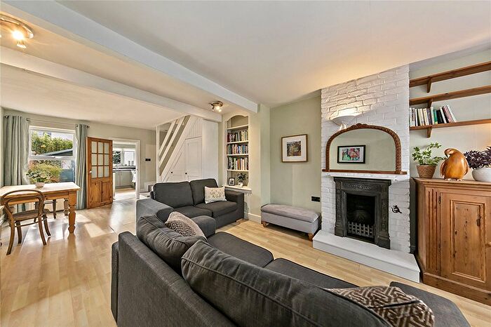 3 Bedroom End Terrace House For Sale In Chertsey Road, St Margarets, Twickenham, TW1