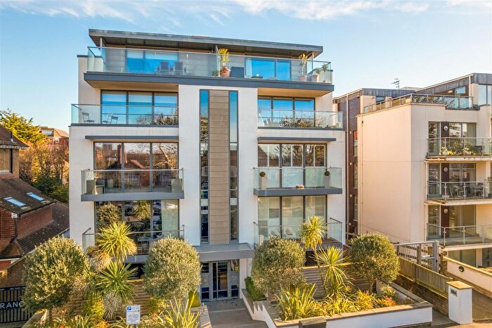 3 Bedroom Flat To Rent In Palmeira Avenue, Hove, BN3