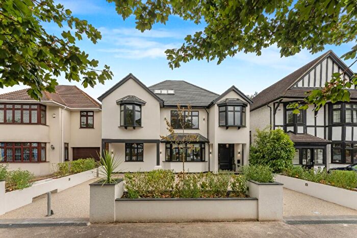 5 Bedroom Detached House For Sale In Main Road, Romford, London, RM2