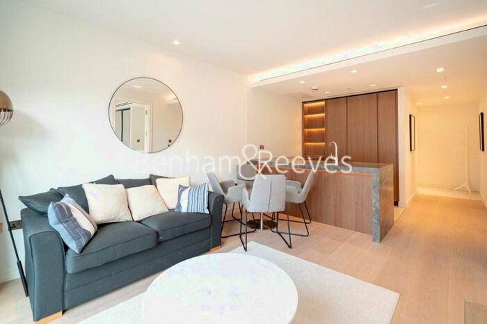 1 Bedroom Flat To Rent In Lincoln Square, Portugal Street, City, WC2A