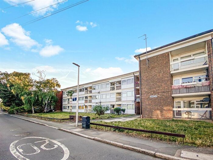 1 Bedroom Apartment For Sale In Abberton, Prospect Road, Woodford Green, IG8