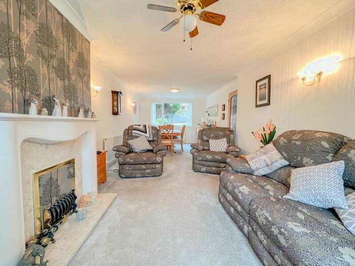 4 Bedroom Semi-Detached House For Sale In Mayland Drive, Streetly, Sutton Coldfield, B74