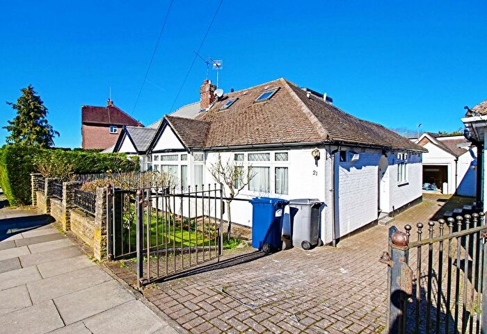 3 Bedroom Bungalow To Rent In Glengall Road, Edgware, HA8