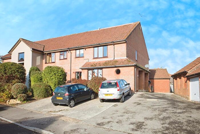 1 Bedroom Flat For Sale In Bicknell Gardens, Yeovil, BA21