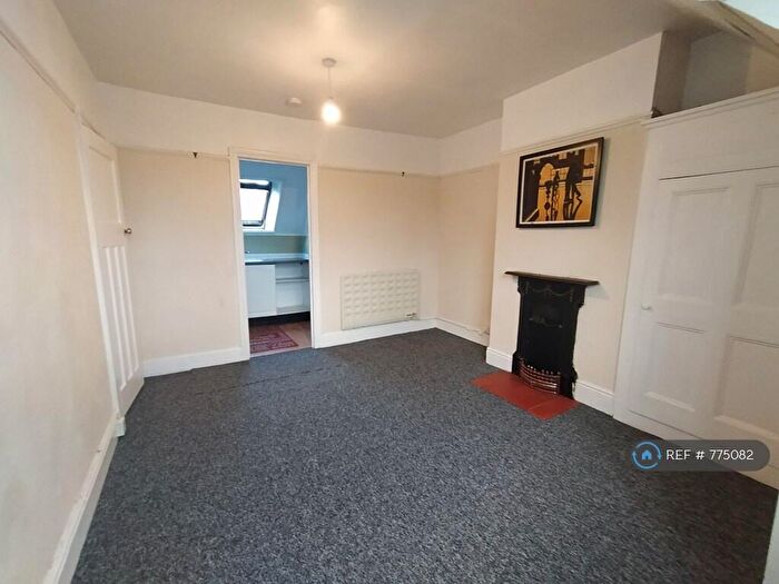 1 Bedroom Flat To Rent In The Colonnade, Southampton, SO19