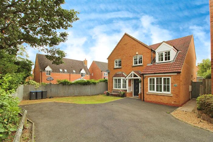 4 Bedroom Detached House For Sale In Durrell Drive, Cawston, Rugby, CV22