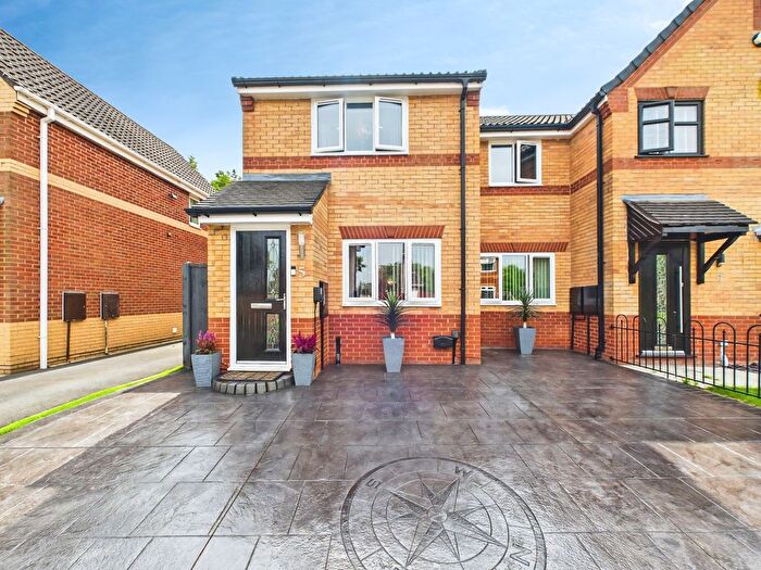 3 Bedroom Semi Detached House For Sale In Bransfield Close, Wigan, WN3