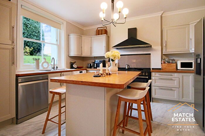 3 Bedroom Apartment For Sale In Clifton Crescent, Folkestone, Kent, CT20