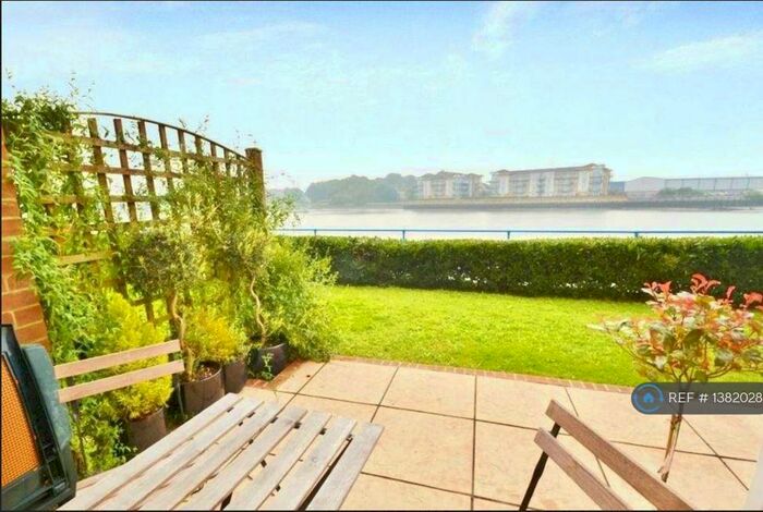 1 Bedroom Flat To Rent In Quay, Southampton, SO17