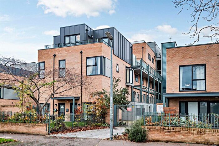 2 Bedroom Duplex To Rent In Flamsteed Close, Cambridge, CB1