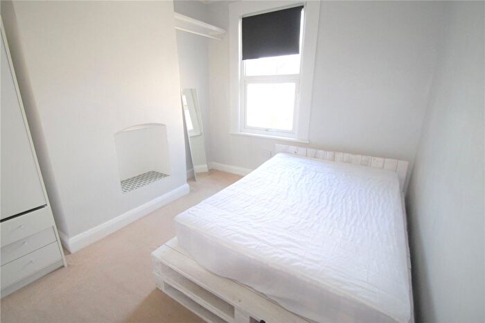1 Bedroom Flat To Rent In Kincaid Road, London, SE15