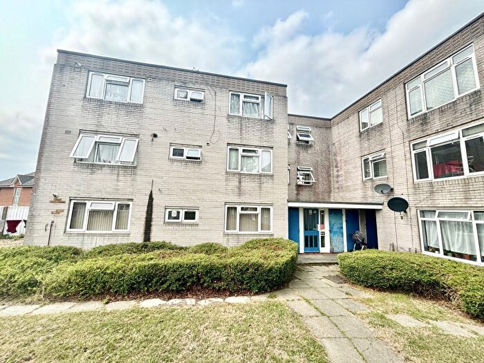 1 Bedroom Flat To Rent In Caburn Court, Crawley, RH11