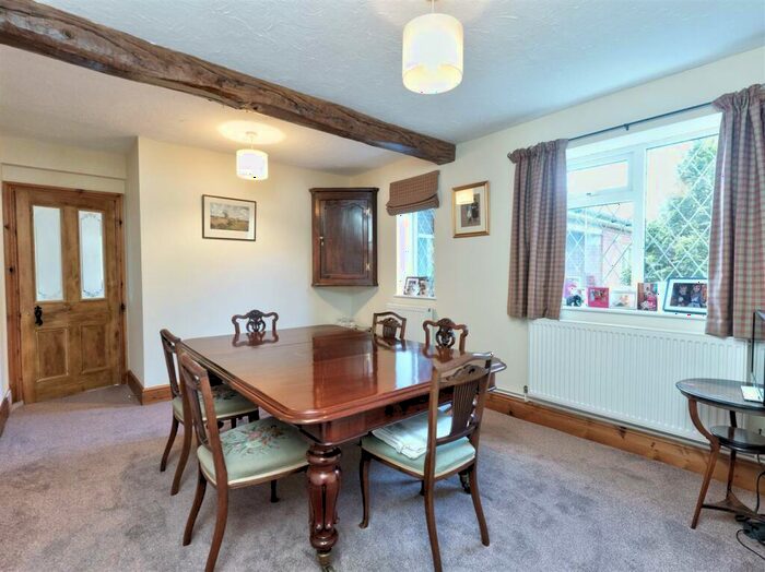 4 Bedroom Detached House For Sale In Stoneley Green, Burland, Cheshire, CW5