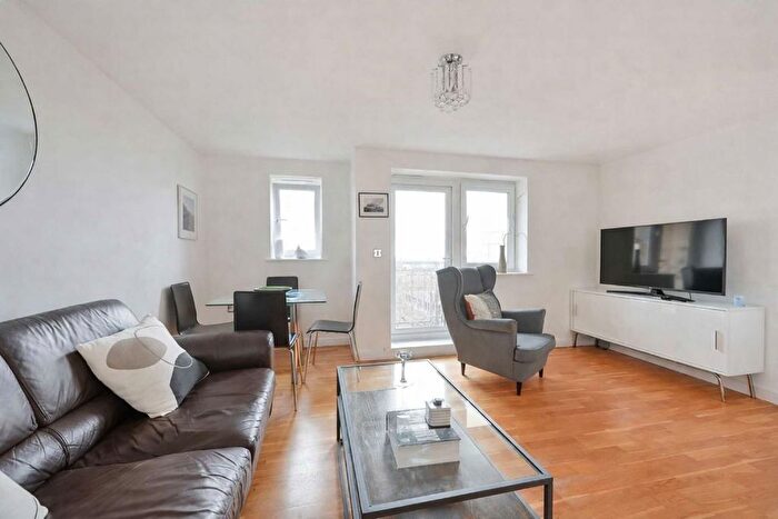 1 Bedroom Flat To Rent In Singapore Road, West Ealing, W13