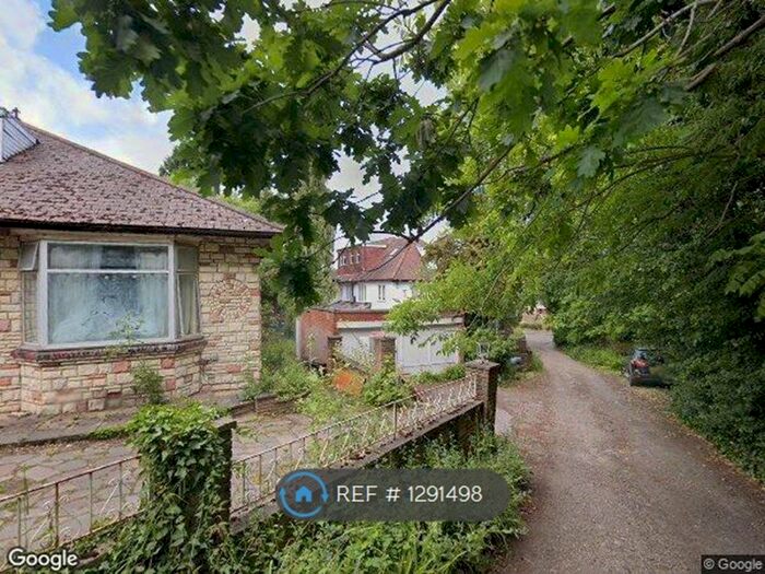 Studio To Rent In Hamilton Way, London N3