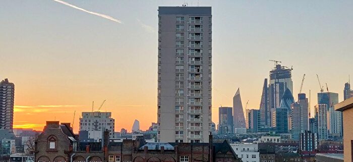 1 Bedroom Flat To Rent In Spencer Way, Shadwell, London, E1