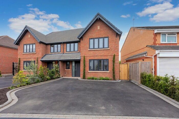5 Bedroom Semi-Detached House For Sale In Oldway Lane, Cippenham, SL1