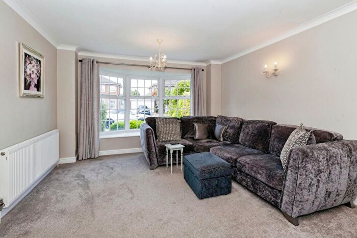 4 Bedroom Detached House For Sale In Cannock Close, Maidenhead, Berkshire, SL6