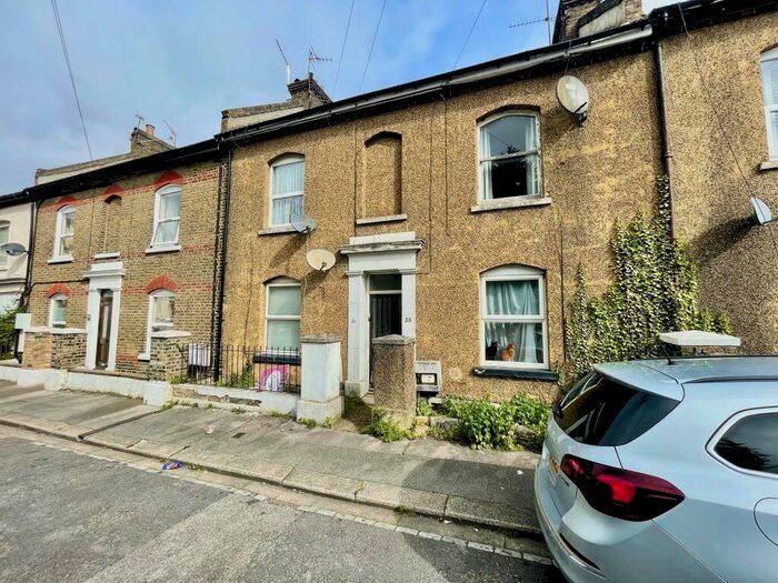 1 Bedroom Flat To Rent In Jenner Road, Rochester, ME1