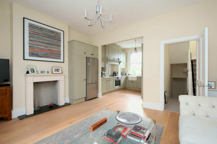 3 Bedroom Apartment To Rent In Stoke Newington Church Street, London, N16