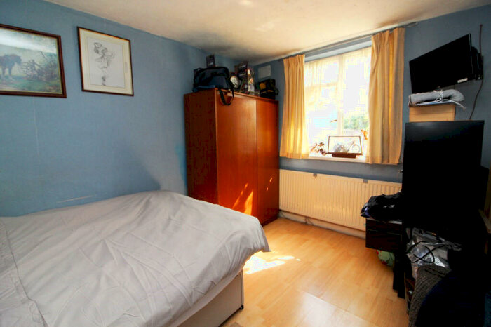 2 Bedroom Semi-Detached Bungalow For Sale In Plaxton Bridge Road, Woodmansey, HU17