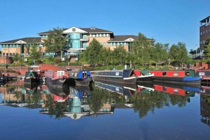 1 Bedroom Apartment To Rent In The Landmark, Waterfront West, Brierley Hill, DY5