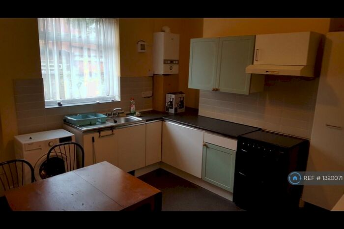 2 Bedroom Terraced House To Rent In Cleveland Avenue, Manchester, M19