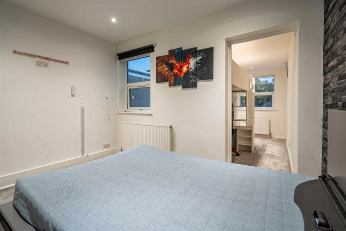 3 Bedroom Terraced House For Sale In Princess Road, Croydon, CR0