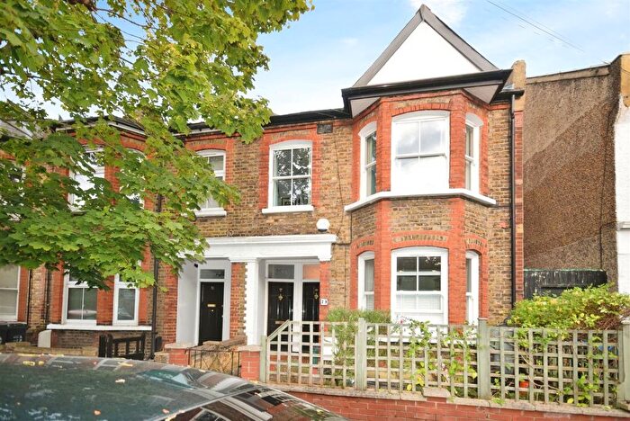 1 Bedroom Flat To Rent In Wycliffe Road, London, SW19