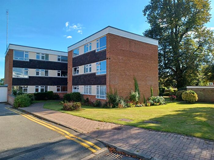 2 Bedroom Apartment To Rent In Albany Gardens, Hampton Lane, Solihull, B91