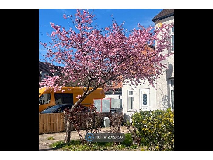 3 Bedroom End Of Terrace House To Rent In Ethelbert Gardens, Ilford, IG2