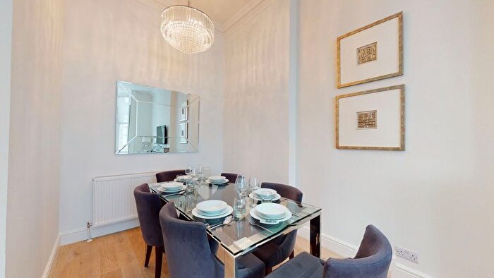 3 Bedroom Flat To Rent In Lexham Gardens, Kensington, W8