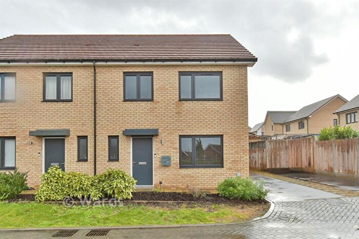 4 Bedroom Semi Detached House For Sale In Dickens Close, Minster-On-Sea, Sheerness, Kent, ME12